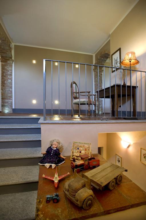 ברה Agriturismo Cascina Monchiero מראה חיצוני תמונה