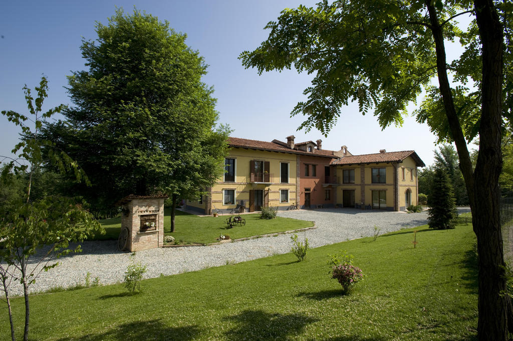 ברה Agriturismo Cascina Monchiero מראה חיצוני תמונה