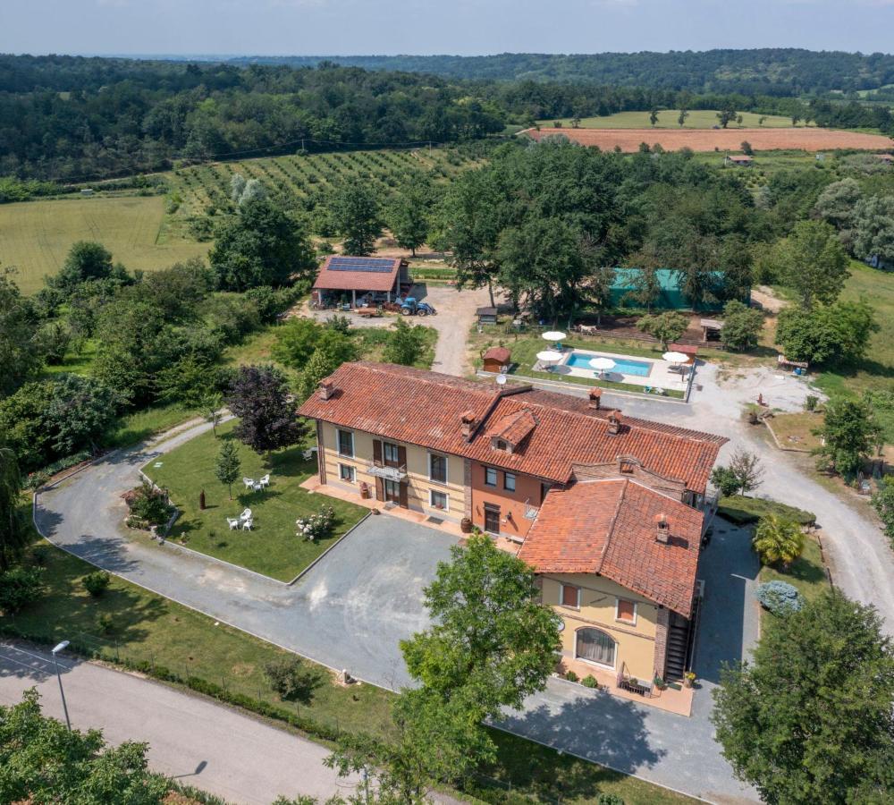ברה Agriturismo Cascina Monchiero מראה חיצוני תמונה