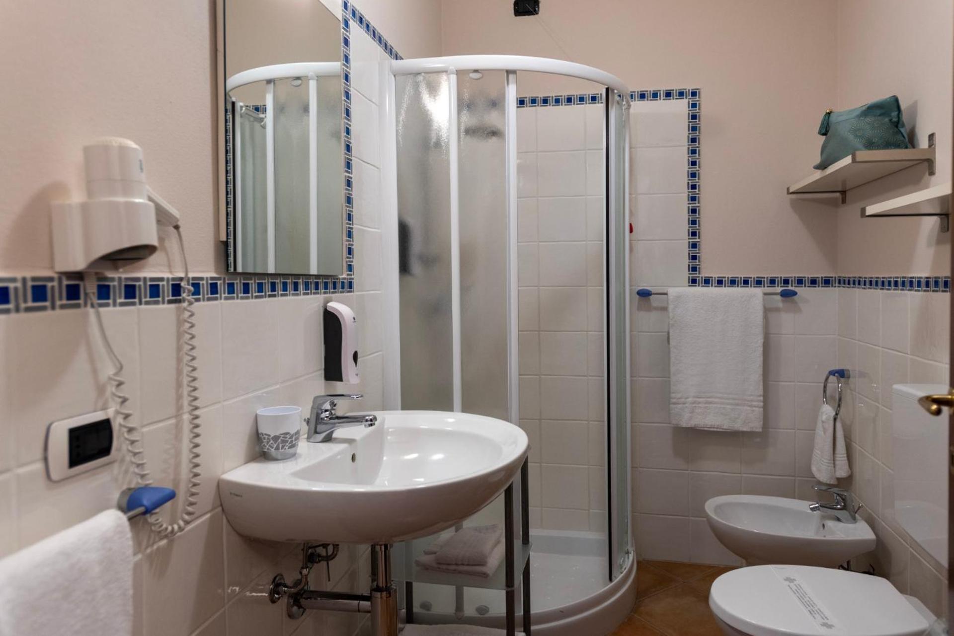 ברה Agriturismo Cascina Monchiero מראה חיצוני תמונה