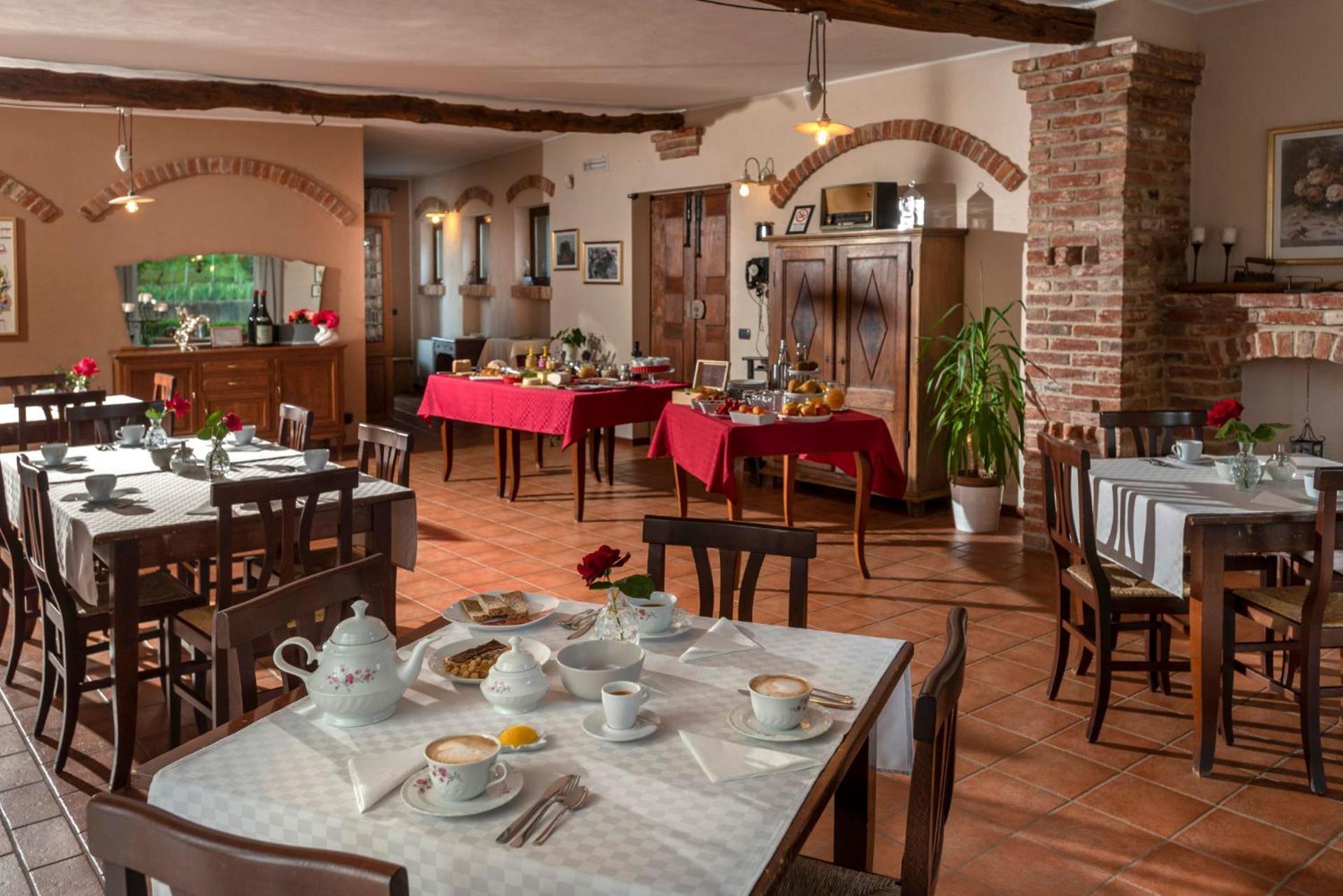 ברה Agriturismo Cascina Monchiero מראה חיצוני תמונה